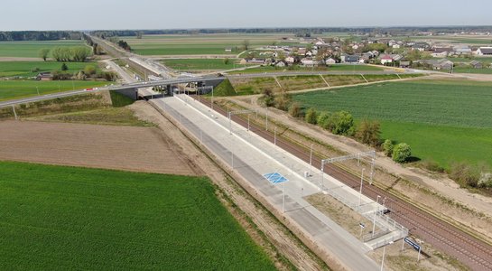 Dąbrowa-Łazy - wiadukt nad torami widok z drona fot Artur Lewandowski PKP Polskie Linie Kolejowe SA