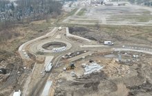 Ełk - widok z drona na przebudowę układu drogowego w sąsiedztwie stacji fot Paweł Chamera PKP Polskie Linie Kolejowe SA