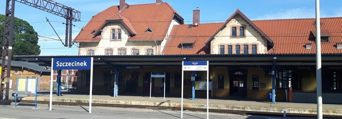 Perony na stacji kolejowej w Szczecinku_fot. Bartosz Pietrzykowski