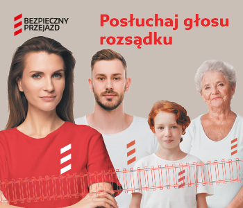 Grafika promocyjna kampanii Bezpieczny Przejazd. Od góry: logotyp Bepieczny Przejazd, napis Posłuchaj głosu rozsądku, poniżej dwie kobiety, mężczyzna i dziecko w koszulkach kampanii Bezpieczny Przejazd. 
