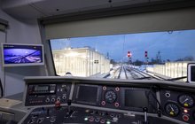 Jazdy testowe na szlaku Warka-Dobieszyn, wnętrze lokomotywy.