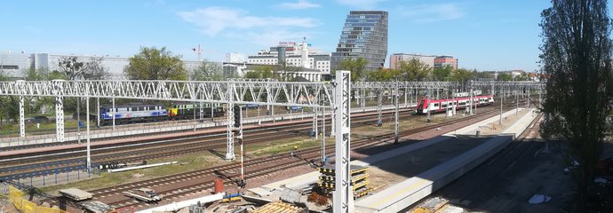 Budowa dodatkowego peronu na stacji Poznań Główny widziana z góry. fot. Radek Śledziński