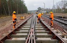 Zabudowa nowych rozjazdów w porcie Świnoujście, fot. Robert Stachnik