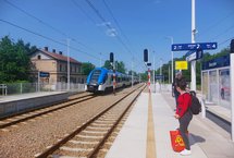 Stacja Skoczów, pociąg wjeżdża do stacji, fot. Katarzyna Głowacka