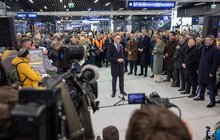 Minister Infrastuktury przemawia podczas uroczystości otwarcia nowego podziemnego przejścia na stacji Warszawa Zachodnia fot. Łukasz Bryłowski