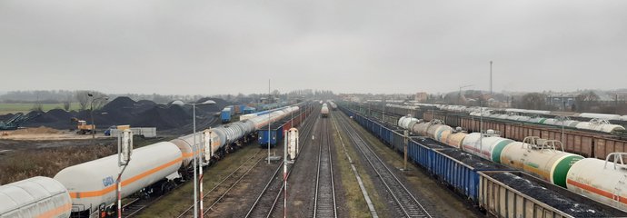 Pociągi towarowe na stacji w Braniewie.