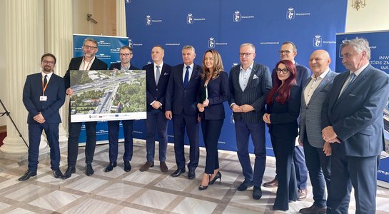 Na zdjęciu uczestnicy spotkania w sprawie podisania umowy na wiadukt na ul. Marsa w Rembertowie.fot. Anna Znajewska Pawluk