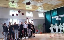 uczniowie na zakończeniu roku ZS nr 4 Kutno Azory aut. Karolina Klostowska