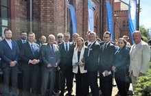Przedstawiciele MI, PLK SA, samorządu i wykonawcy z umową na modernizację linii Skierniewice-Czachówek, PLK SA