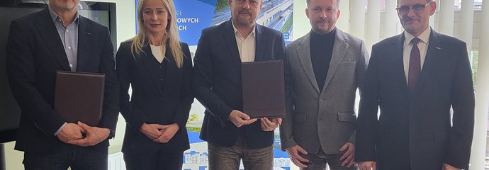 Podpisanie porozumienia PLK SA i Miastem Sosnowiec dot. budowy kładki nad torami w Sosnowcu fot. Piotr Hamarnik