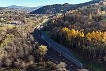 Zmodernizowany tor kolejowy obok ul. Kasprowicza, widok z lotu ptaka, fot. Piotr Hamarnik 