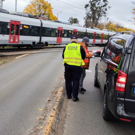 Bezpieczny Przejazd - Wejherowo akcja ulotkowa fot. Przemysław Zieliński