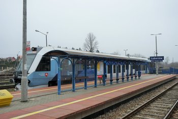 Pociąg przy peronie w Lubartowie fot. Eryk Mstowski
