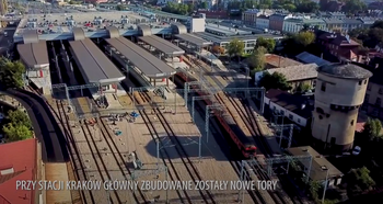 Kadr z filmu: Kraków główny z lotu ptaka