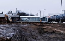 Budowa parkingu przy stacji Koluszki, koparka w pracy fot. Mateusz Szrama PLK