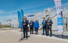 Głowno, kładka nad torami, przedstawiciele Sejmu RP i władz samorządowych Fot. Stefania Jabłońska