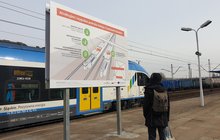 Pociąg pasażerski na peronie stacji Czechowice - Dziedzice, 11.03.2021, fot. Mirosław Siemieniec