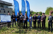 Łomża - przemawia minister infrastruktury Dariusz Klimczak fot Tomasz Łotowski PKP Polskie Linie Kolejowe SA