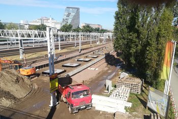 Budowa peronu na stacji Poznań Główny