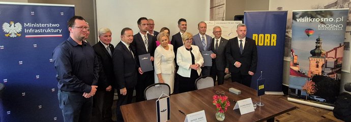 Podpisanie umowy w Krośnie na linię Jasło - Zagórz; fot. Kamil Mergel PLK SA