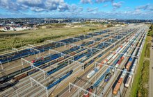 Pociągi towarowe na stacji Gdańsk Port Północny z lotu ptaka. fot. Krzysztof Mystkowski PKP PLK 1