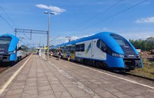Stacja Węgierska Górka, pociąg przy peronie, fot. Katarzyna Głowacka