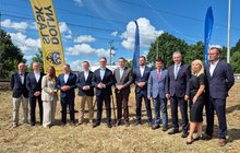 Briefing prasowy na przejeździe kolejowo-drogowym w Oławie, fot. Katarzyna Głowacka PLK SA
