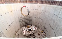 Montaż tarczy TBM w komorze startowej na ul. Stolarskiej w Łodzi