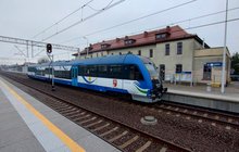 Pociąg przy peronie stacji Giżycko. fot. Przemysław Zieliński PLK