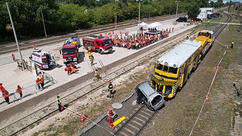 Symulacja zderzenia samochodu i pociągu, fot. Michał Grybowicz