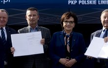 Uczestnicy podpisania umowy w Złotoryi. Autor Piotr Tracz