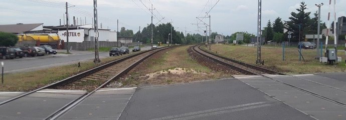 Przejazd kolejowo-drogowy w Koniecpolu, w tej lokalizacji powstanie nowy przystanek Koniecpol Centrum, fot. Monika Urbańska