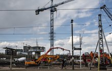 Widok na maszyny budowlane pracujące na stacji Warszawa Zachodnia, fot. Izabela Miernikiewicz