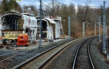 Konstrukcja niezbędna do przebudowy tunelu w Trzcińsku przy torach_fot.Witold Szczotka