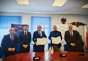 Podpisanie umowy na prace na linii kolejowej Opole - Kluczbork fot. N.Kuśnierz (1)