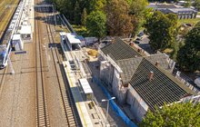 Zduńska Wola remont dachu i elewacji budynku dworca, tory i perony Fot. Łukasz Hachuła PLK
