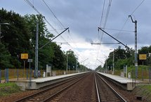 Nowe płyty peronowe na przystanku Widzów Teklinów, perony, tory fot. Mateusz Trochonowicz PLK SA