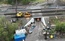 Kolejarze usuwają uszkodzenia po powodzi w Kłodzku. Fot. K. Ścigała