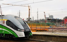 Pociąg przy peronie Warszawy Zachodniej, fot. Martyn Janduła