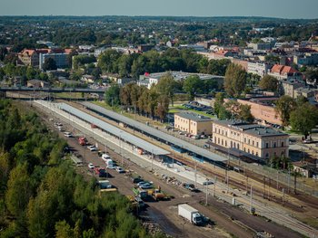 Stacja Tarnowskie Góry, nowy peron widziany z lotu ptaka, fot. Szymon Grochowski (1)