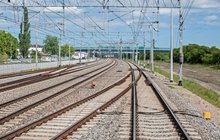Widok na tory kolejowe. Zdjęcie Włodzimierz Włoch