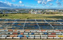 Pociągi towarowe na stacji Gdańsk Port Północny z lotu ptaka. fot. Krzysztof Mystkowski PKP PLK 