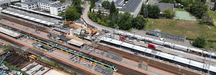 Widok z góry na stację Warszawa Gdańska, widać nowe przejście i przebudowywany peron, fot. A.Lewandowski, P. Mieszkowski (1)