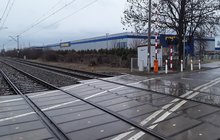 Przejazd kolejowo-drogowy w Przemyślu, l. nr 91 Kraków - Medyka, po prawej str. linii, będzie nowy przystanek, fot. Rafał Błachut
