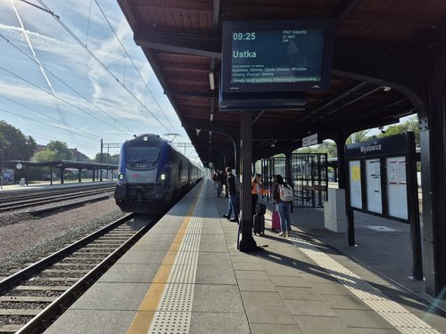 Simpler passenger information on platforms. Pilot starts in Mysłowice