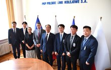 Przedstawiciele PLK SA, Kolei Południowokoreańskich i Ambasady Korei Płd. w Polsce na spotkaniu w siedzibie PKP Polskich Linii Kolejowych S.A. w Warszawie; fot. Martyn Janduła