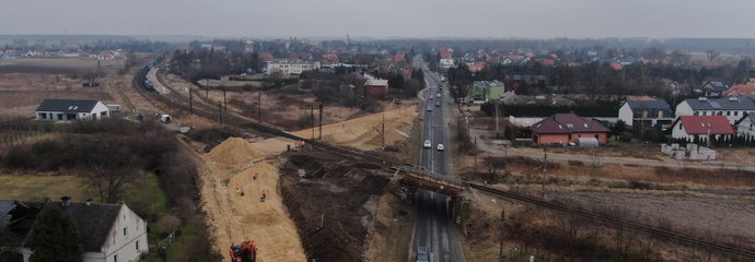 Bajpas przy moście w Czernicy Wrocławskiej pozwoli prowadzić ruch kołowy i pieszy poza miejscem prowadzenia robót modernizacyjnych, fot. Robert Mitura