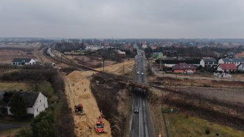 Bajpas przy moście w Czernicy Wrocławskiej pozwoli prowadzić ruch kołowy i pieszy poza miejscem prowadzenia robót modernizacyjnych, fot. Robert Mitura