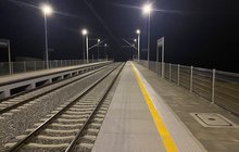 Perony w porze nocnej na nowym przystanku Trzeciewnica. fot. Alicja Dzierbicka PLK