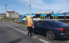 Katowice, przejazd kolejowo-drogowy ul. Słonecznikowa akcja bezpieczny przejazd fot. Katarzyna Głowacka (1)